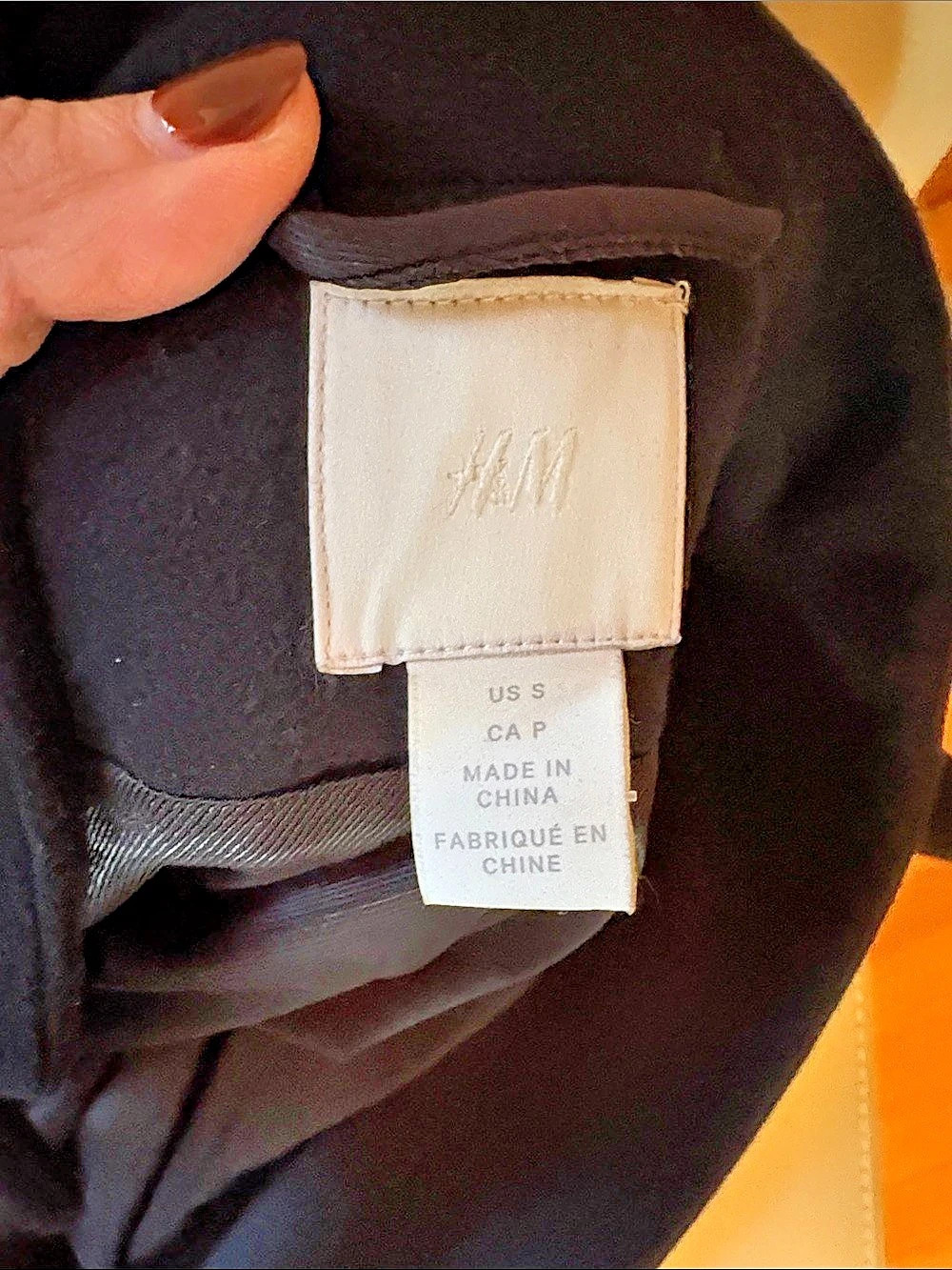 H&M Wrap Trench Coat in Black Size S. Chest is 18 inches across. Length 37in - Picture 9 of 10